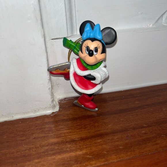 Hallmark Disney Minnie Mouse Ice Skating Christmas Ornament - Picture 1 of 1